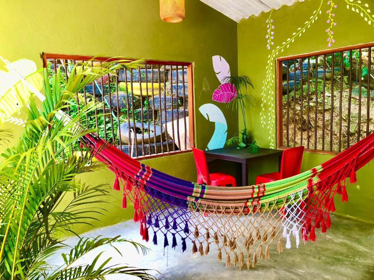 Sierra Kay Hostel Guachaca Buitenkant foto